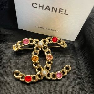 Chanel 2021 Crystal Pearl Brooch